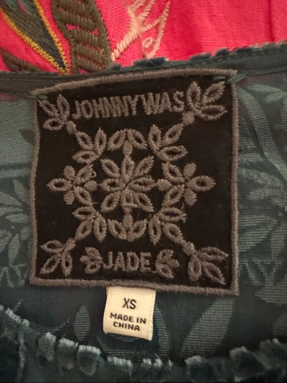 Johnny Was forecast green burnt out velvet short sleeve top. - Picture 7 of 7